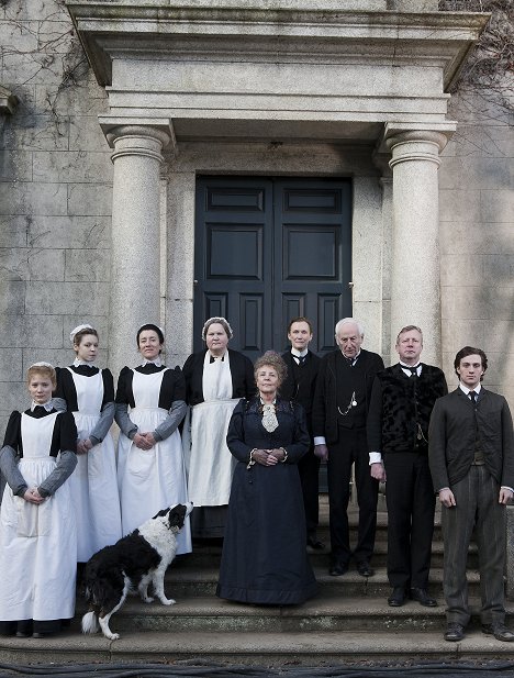 Mia Wasikowska, Antonia Campbell-Hughes, Maria Doyle Kennedy, Brenda Fricker, Pauline Collins, Glenn Close, Mark Williams, Aaron Taylor-Johnson - Albert Nobbs - Promoción