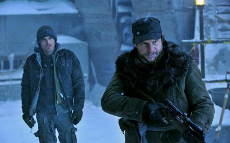 Kevin Zegers, Bill Paxton - The Colony: Hell Freezes Over - Filmfotos