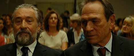 Robert De Niro, Tommy Lee Jones - Malavita - Van film