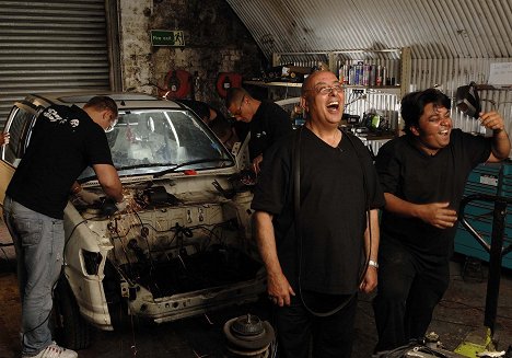Bernie Fineman, Leepu Nizamuddin Awlia - Chop Shop: London Garage - Do filme