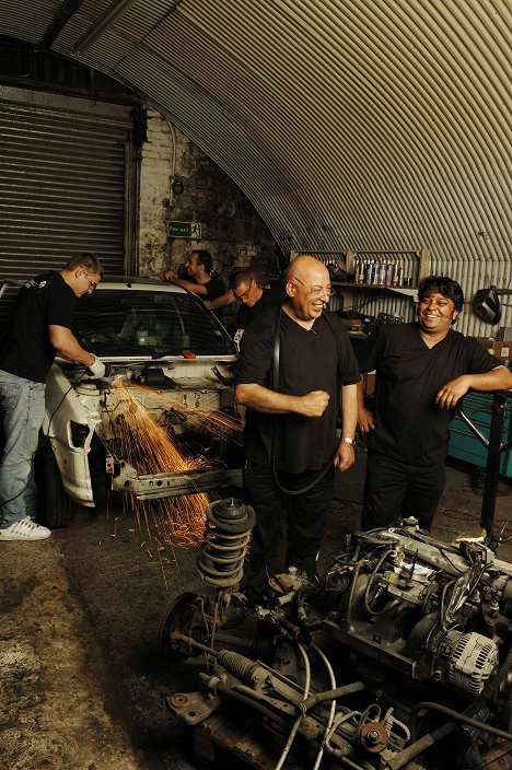 Bernie Fineman, Leepu Nizamuddin Awlia - Chop Shop: London Garage - Van film