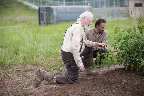Scott Wilson, Andrew Lincoln - The Walking Dead - 30 Days Without an Accident - Photos