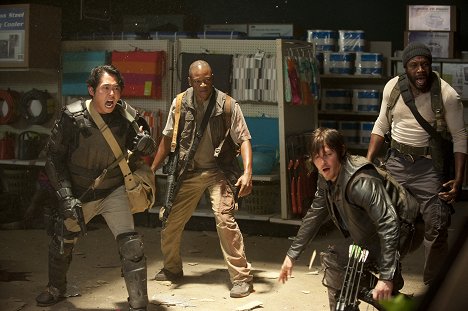 Steven Yeun, Lawrence Gilliard Jr., Norman Reedus, Chad L. Coleman - The Walking Dead - 30 Days Without an Accident - Photos