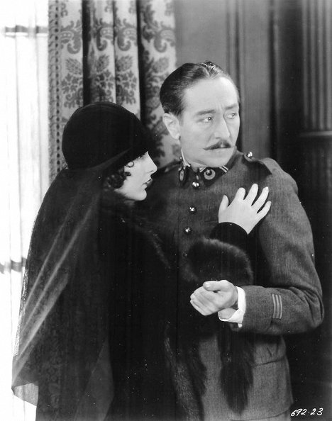 Evelyn Brent, Adolphe Menjou - A Night of Mystery - Filmfotos