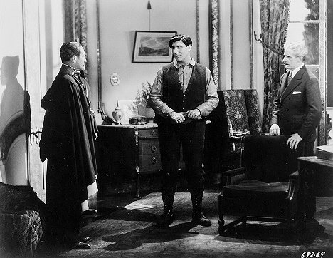 Adolphe Menjou, Raoul Paoli, Claude King - A Night of Mystery - Z filmu