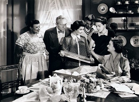 Marietta Canty, Spencer Tracy, Elizabeth Taylor, Tom Irish, Russ Tamblyn, Joan Bennett - Father of the Bride - Z filmu