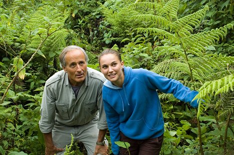 Natalie Portman - Saving a Species: Gorillas on the Brink - De la película