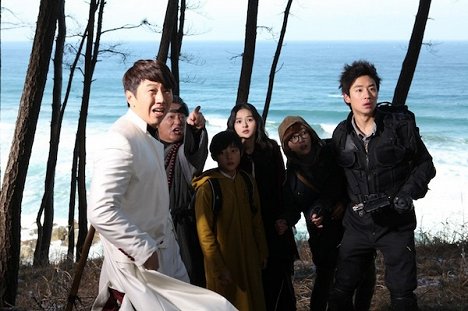 Soo-ro Kim, Do-won Gwak, Kyeong-mo Yang, Yoon-hye Kim, Ye-won Kang, Je-hoon Lee - Jeomjaengyideul - De la película