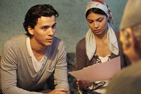 Tewfik Jallab, Zineb Obeid - Mi tierra - De la película