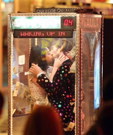 Katy Perry, Joel David Moore - Katy Perry - Waking Up in Vegas - Van film