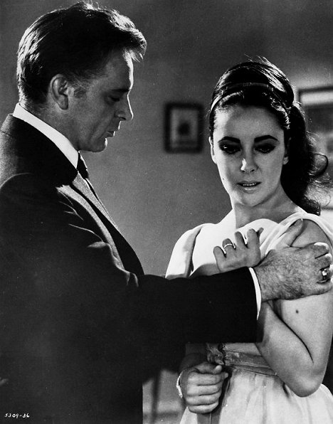 Richard Burton, Elizabeth Taylor - Hotel International - Filmfotos
