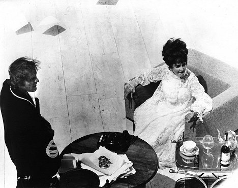Richard Burton, Elizabeth Taylor - Brandung - Filmfotos
