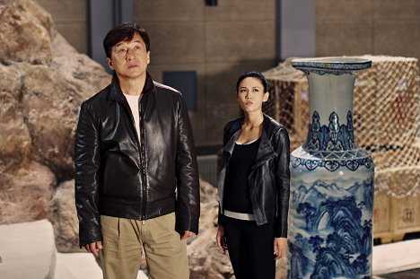 Jackie Chan, Lanxin Zhang - Chinese Zodiac: La armadura de Dios - De la película