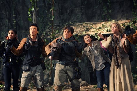 Lanxin Zhang, Sang-woo Kwon, Jackie Chan, Xingtong Yao, Laura Weissbecker - Shi er sheng xiao - Van film