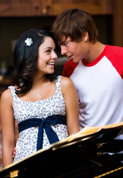Vanessa Hudgens, Zac Efron - High School Musical 2 - Z filmu