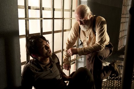 Steven Yeun, Scott Wilson - The Walking Dead - Elszigeteltség - Filmfotók
