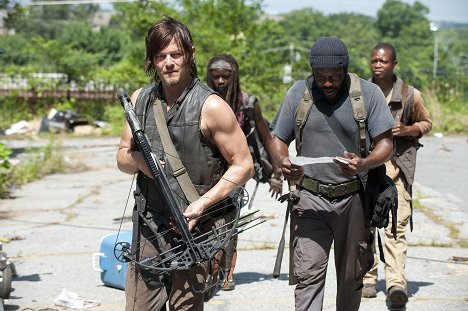 Norman Reedus, Danai Gurira, Chad L. Coleman, Lawrence Gilliard Jr. - The Walking Dead - Indifference - Photos