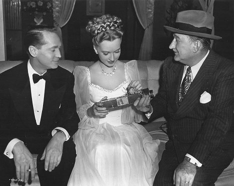 Franchot Tone, Susanna Foster, William A. Seiter - That Night with You - Van de set