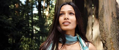 Freida Pinto - Rise of the Planet of the Apes - Photos