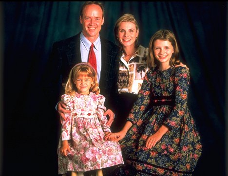 Greg Wood, Angelica Page, Mischa Barton - The Sixth Sense - Werbefoto