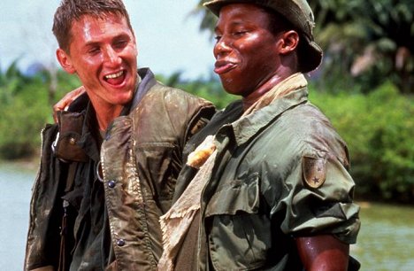 Sean Penn, Erik King - Casualties of War - Van film