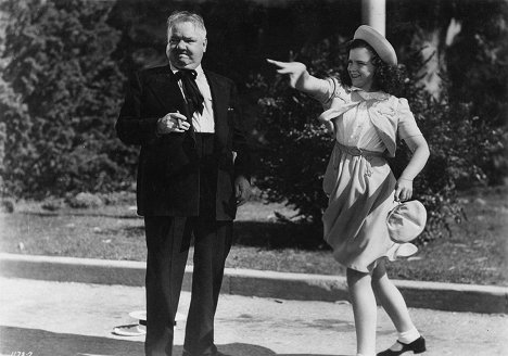 W.C. Fields, Gloria Jean - Never Give a Sucker an Even Break - Filmfotos