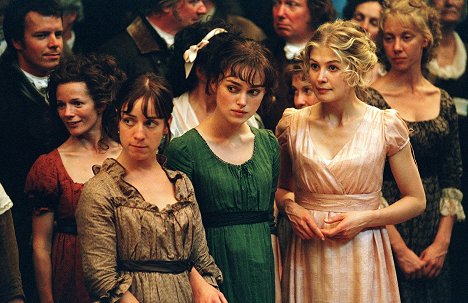 Claudie Blakley, Keira Knightley, Rosamund Pike - Orgullo y Prejuicio - De la película