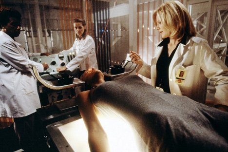 Natasha Henstridge, Marg Helgenberger - Species II (Especie mortal II) - De la película