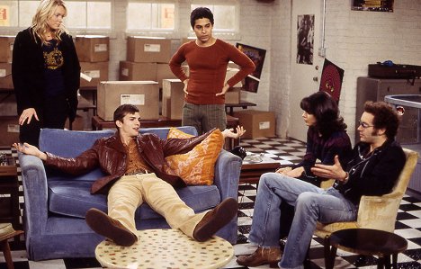 Laura Prepon, Ashton Kutcher, Wilmer Valderrama, Mila Kunis, Danny Masterson - That '70s Show - Photos