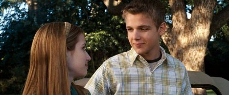 Emma Roberts, Max Thieriot - Nancy Drew - Photos