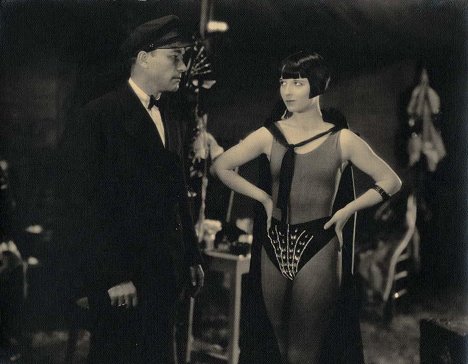Robert Armstrong, Louise Brooks - A Girl in Every Port - Z filmu