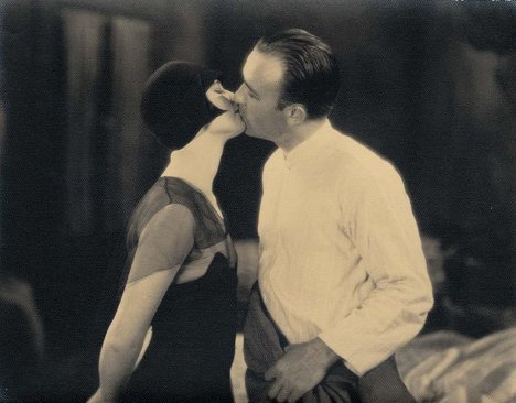 Louise Brooks, Robert Armstrong - A Girl in Every Port - Photos