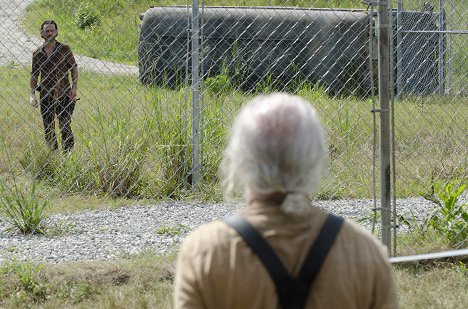 Andrew Lincoln - The Walking Dead - Too Far Gone - Photos