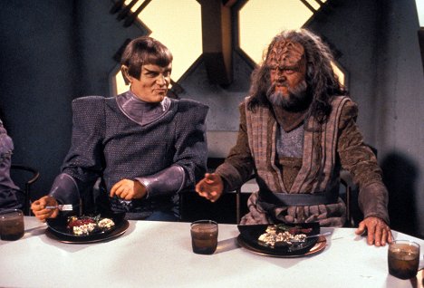 Alan Scarfe, Richard Herd - Star Trek: Następne pokolenie - Pierworodny — część 2 - Z filmu