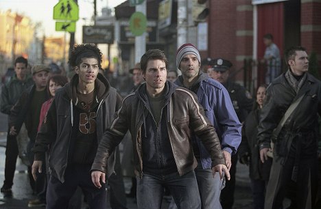 Rick Gonzalez, Tom Cruise, Yul Vazquez - Válka světů - Z filmu