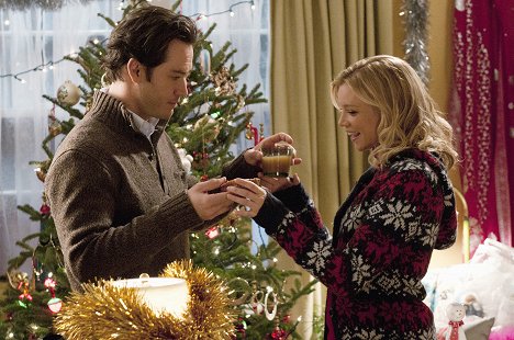Mark-Paul Gosselaar, Amy Smart - 12 Dates of Christmas - Film