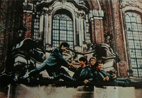 Rod Culbertson, John Altman, Stephen MacKenna - Birth of the Beatles - Van film