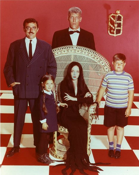 John Astin, Lisa Loring, Ted Cassidy, Carolyn Jones, Ken Weatherwax - Die Addams Family - Werbefoto