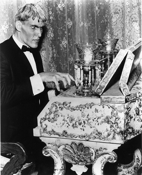Ted Cassidy - Die Addams Family - Filmfotos