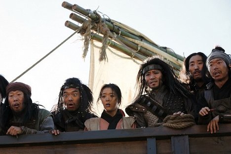 Hae-jin Yoo, Sulli, Jeong-geun Shin - Piráti - Z filmu