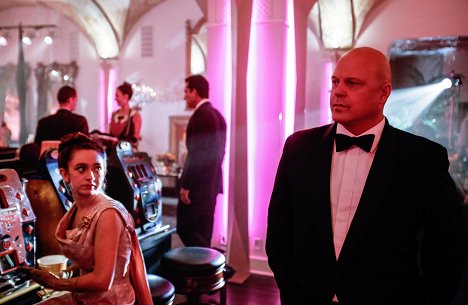 Michael Chiklis - Vegas - Past Lives - Z filmu