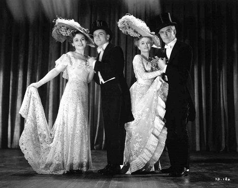 James Cagney, Walter Huston - Yankee Doodle Dandy - Filmfotos