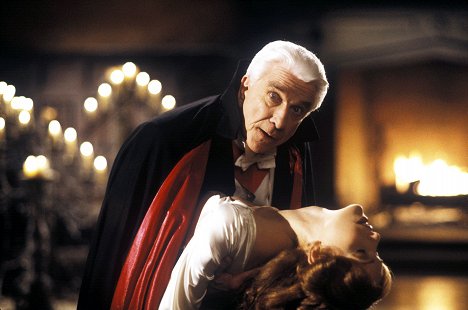Leslie Nielsen, Amy Yasbeck - Dracula: Dead and Loving It - Photos