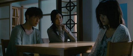 Hiroki Narimiya, Satomi Tezuka, 前田敦子 - Kurojuri danči - Filmfotók