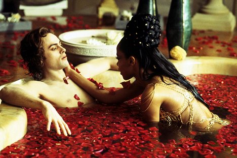 Stuart Townsend, Aaliyah - Queen of the Damned - Photos