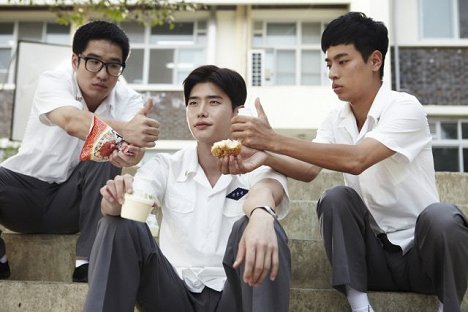 Hyeon-tak Sin, Jong-seok Lee, Jeong-min Park - Pikkeulneun chungchoon - Z filmu
