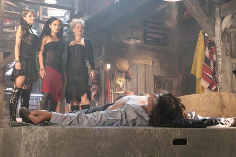 Erica Durance, Kristin Kreuk, Allison Mack, Tom Welling - Smallville - Die Nacht Der 3 - Filmfotos