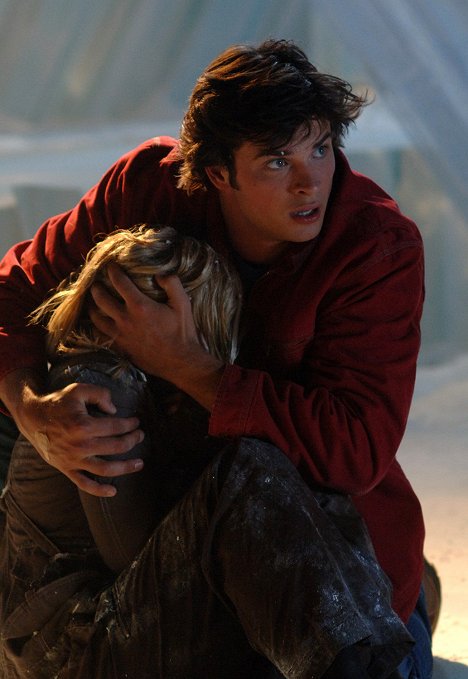 Tom Welling - Smallville - Arrival - Photos