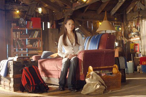 Kristin Kreuk - Smallville - Lockdown - Photos