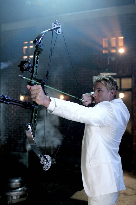 Justin Hartley - Smallville - Luft-Waffe - Filmfotos